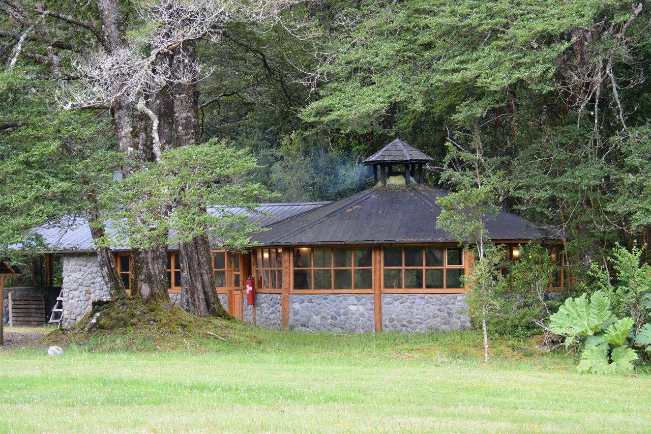 El Pangue Lodge Puerto Puyuguapi Exterior photo